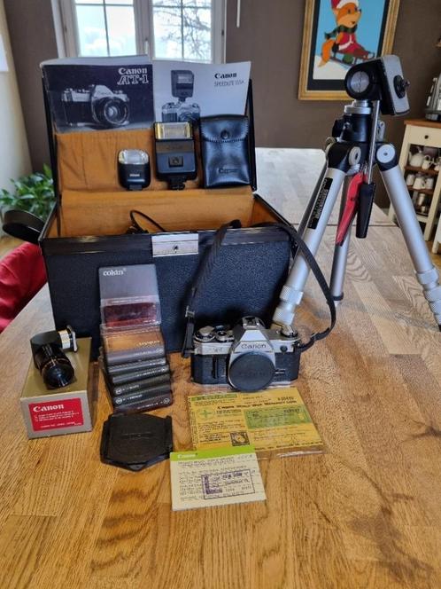 Canon AT-1 in perfecte staat + accessoires => 75€, Audio, Tv en Foto, Fotocamera's Analoog, Gebruikt, Spiegelreflex, Canon, Ophalen of Verzenden