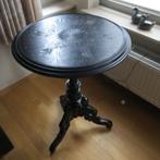 Rond tafeltje massief hout - gesculpteerd, Huis en Inrichting, Ophalen, Rond, 55 tot 75 cm, Zo goed als nieuw