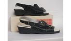 Italiaanse lederen sandalen maat 40, Blauw, Nieuw, Sandalen of Muiltjes, Ophalen of Verzenden