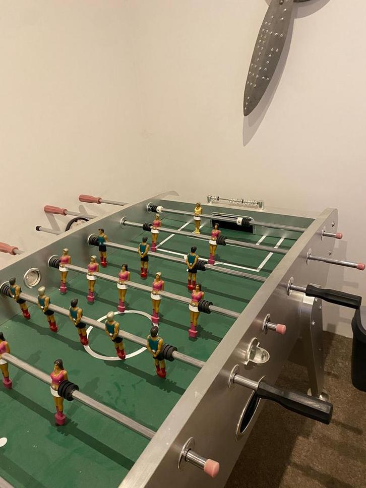 Kare Design tafelvoetbaltafel te koop nieuwprijs 699 euro, Kinderen en Baby's, Speelgoed | Voetbaltafels, Zo goed als nieuw, Ophalen