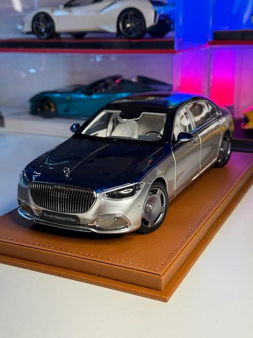 Maybach tweekleurig bijna echt 1/18, Hobby en Vrije tijd, Modelauto's | 1:18, Auto, Autoart, Ophalen of Verzenden