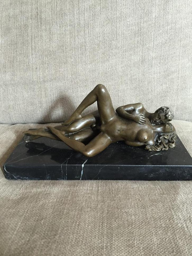 Bronzen erotisch beeld stelletje Patoue/stempel zuiver brons, Antiek en Kunst, Kunst | Beelden en Houtsnijwerken, Ophalen of Verzenden
