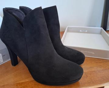 tamaris zwart 40 botjes (nieuwstaat) beschikbaar voor biedingen