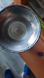 Tinnen vaasje, Enlèvement