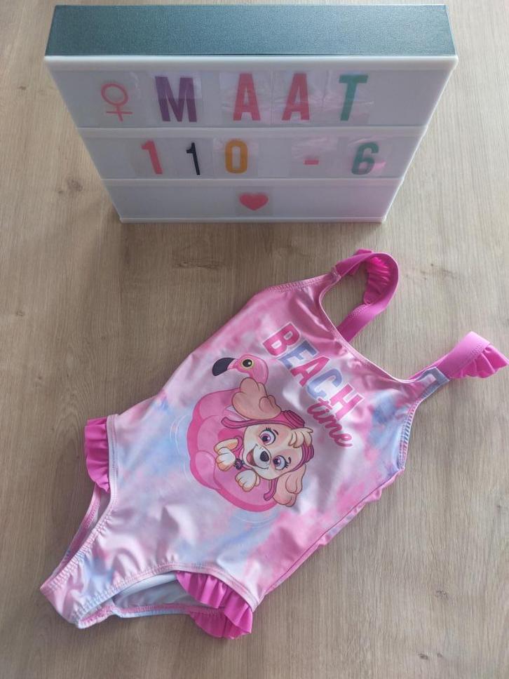 Meisjeskleding - MAAT 110-116 - t-shirts - leggings - badpak, Kinderen en Baby's, Kinderkleding | Maat 110, Gebruikt, Meisje, Ophalen of Verzenden