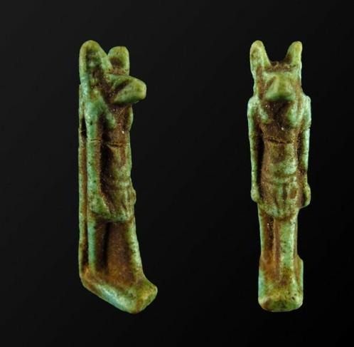 Oud-Egyptisch Faience amulet van de jakhalsgod Anubis, Antiek en Kunst, Kunst | Niet-Westerse kunst, Ophalen of Verzenden