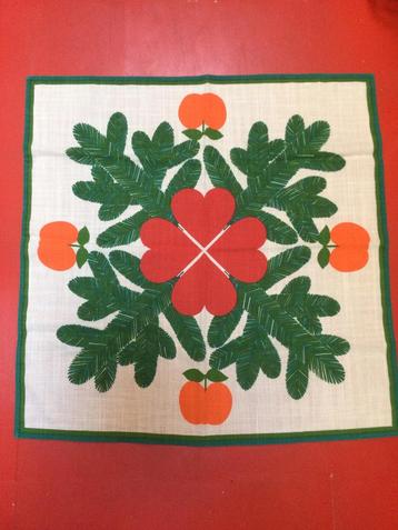 Vintage tafelkleed  beschikbaar voor biedingen