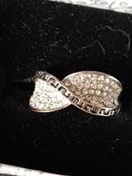 Belle bague fantaisie avec pierres, Enlèvement