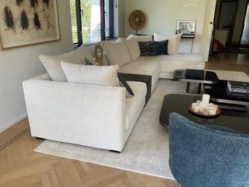 Mooie zetel + salontafel zeer goede staat beschikbaar voor biedingen