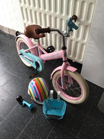 Meisjes fietsje 14 inch beschikbaar voor biedingen