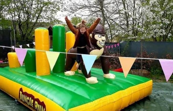 Jungle Run Springkasteel 6,5x4m, Hobby en Vrije tijd, Feestartikelen, Gebruikt, Feestartikel, Ophalen