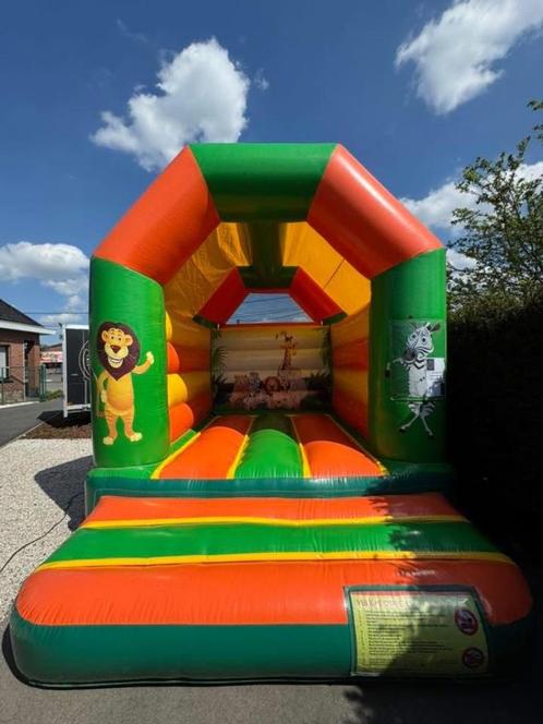 Springkasteel te huur thema jungle, Hobby en Vrije tijd, Feestartikelen | Verhuur, Zo goed als nieuw, Ophalen of Verzenden