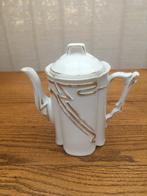 Oud porseleinen koffiekannetje /theekannetje. Ouder dan 100j, Ophalen of Verzenden