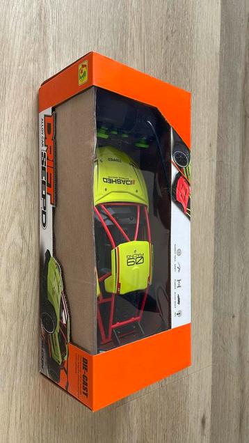 Auto met controler beschikbaar voor biedingen