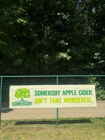 Somersby apple cider spandoek beschikbaar voor biedingen