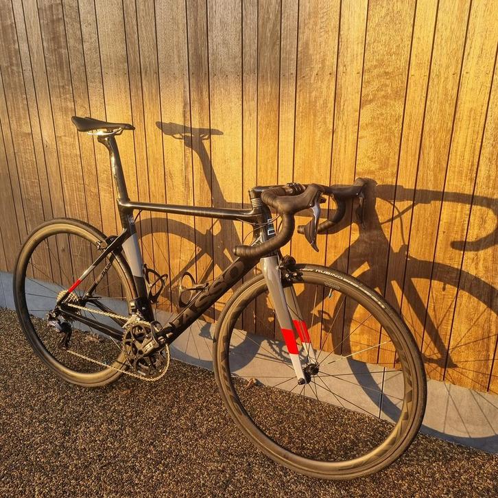 Basso diamante sv, Vélos & Vélomoteurs, Vélos | Vélos de course, Comme neuf, Carbone, Enlèvement ou Envoi