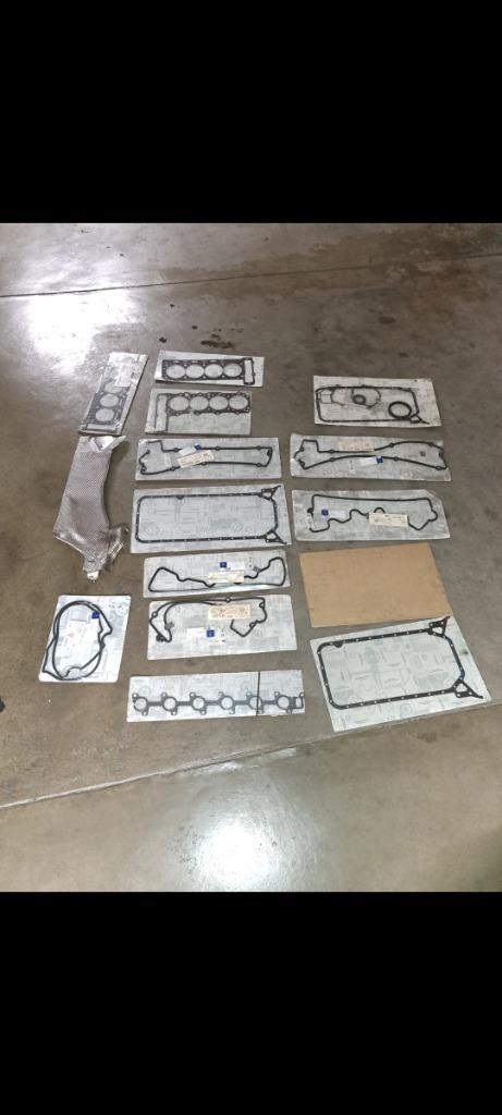 Lot de joints Mercedes neufs d'origine, Auto-onderdelen, Motor en Toebehoren, Mercedes-Benz, Nieuw, Ophalen
