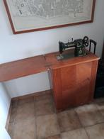 Naaimachine Bernina in kast op wieltjes, Antiek en Kunst, Ophalen