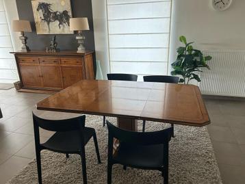 Art deco tafel en dressoir beschikbaar voor biedingen