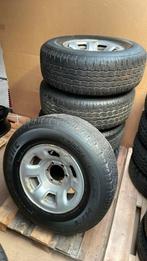 Nissan Patrol velgen en banden, Ophalen, Gebruikt, 16 inch, 265 mm