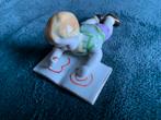 Porseleinen beeldje (Oftriart)., Ophalen, Zo goed als nieuw