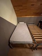 Logeerbed met onderschuifbed met matrassen en 1 hoofdkussen, Huis en Inrichting, Ophalen, 90 cm, Tweepersoons, Zo goed als nieuw