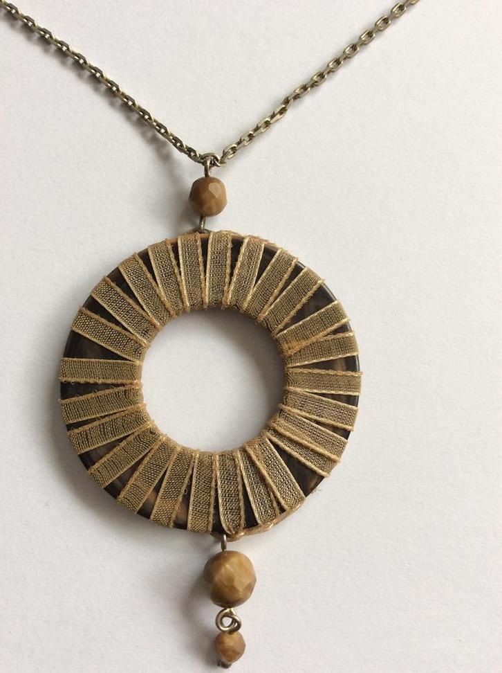 Collier en forme de cercle, Bijoux, Sacs & Beauté, Colliers, Comme neuf, Envoi