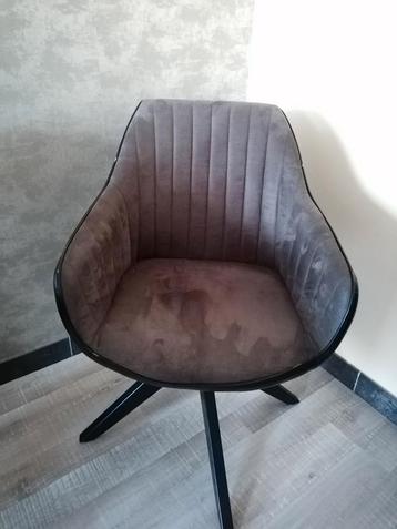 Draaistoelen beschikbaar voor biedingen
