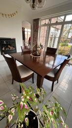 Kast en tafel met bijhorende stoelen, Ophalen