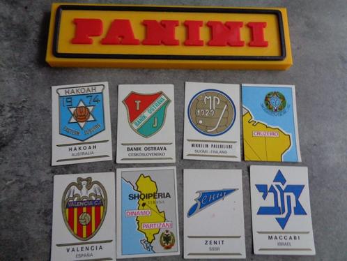 PANINI VOETBAL STICKERS FOOTBALL CLUBS  ANNO 1975   8x, Hobby en Vrije tijd, Stickers en Plaatjes, Sticker, Verzenden