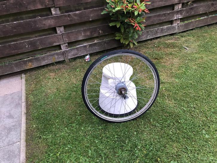 tk:OLDTIMER Achterwiel 28 inch 3 ketting versnell.trommelrem, Fietsen en Brommers, Fietsonderdelen, Gebruikt, Oldtimer, Wiel, Ophalen of Verzenden