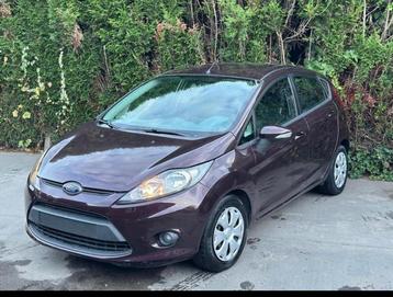 Ford fiesta 2010 119.000km 4000€ gekeurd voor verkoop beschikbaar voor biedingen