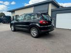 VOLKSWAGEN TIGUAN * HIGHLINE * 1.4TSI * GPS * AUT AIRCO *, Auto's, Voorwielaandrijving, 4 cilinders, Zwart, Leder