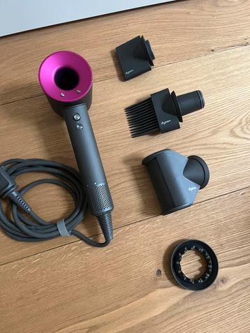 Dyson SuperSonic haardroger beschikbaar voor biedingen
