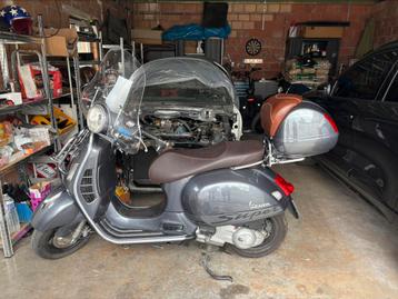 Vespa 125 gts beschikbaar voor biedingen