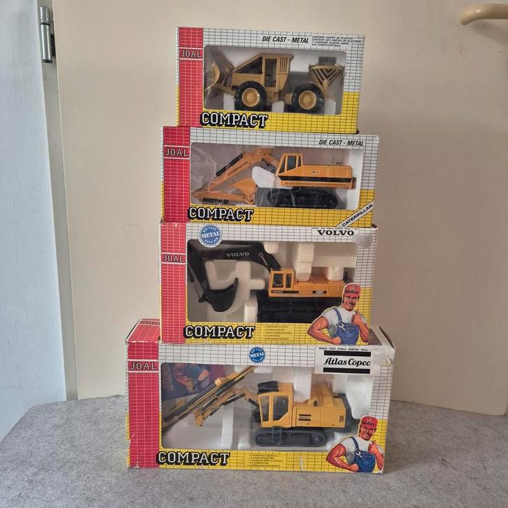 Joal compact 4 voertuigen in doos., Hobby en Vrije tijd, Modelauto's | Overige schalen, Auto, Ophalen of Verzenden