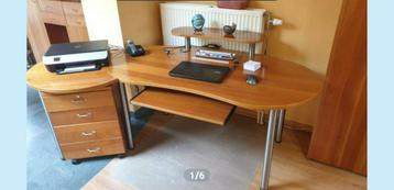 Bureau met schuifladekast   beschikbaar voor biedingen