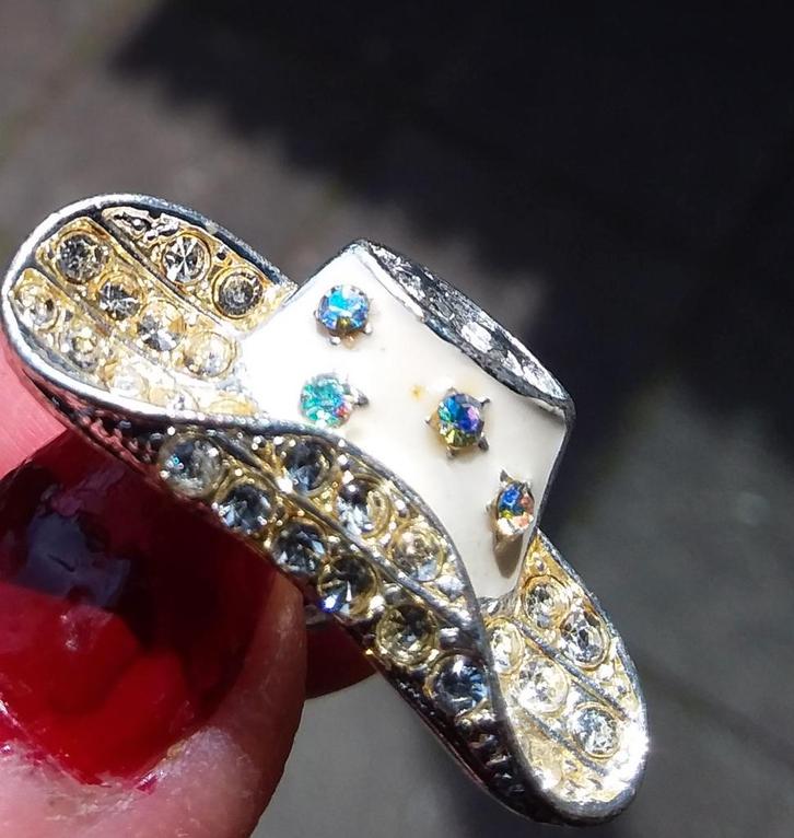 Oude Super vintage Broche., Handtassen en Accessoires, Broches, Verzenden