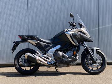 Honda NC750X DCT van 2022 met 10400km / Garantie tot 2027 beschikbaar voor biedingen