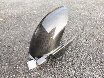 Lèche-roue carbone Ducati Monster 600 / 900 / 1000 beschikbaar voor biedingen