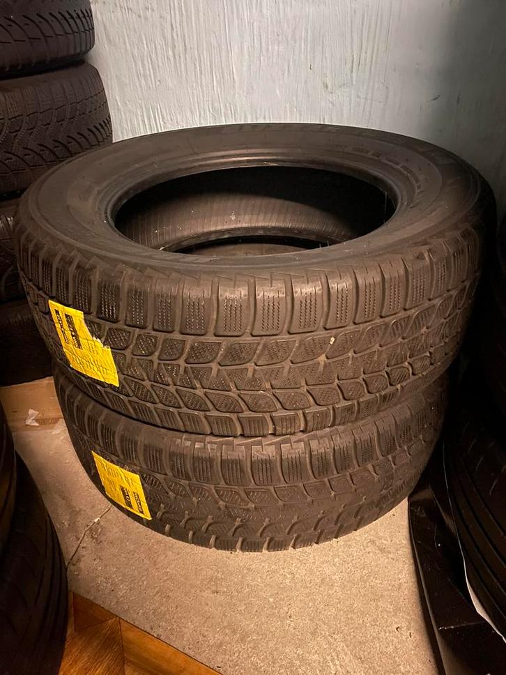 Winterbanden/235/60/R17. 102H M+S/ beidgestone banden, Auto diversen, Autosport-onderdelen, Zo goed als nieuw, Ophalen