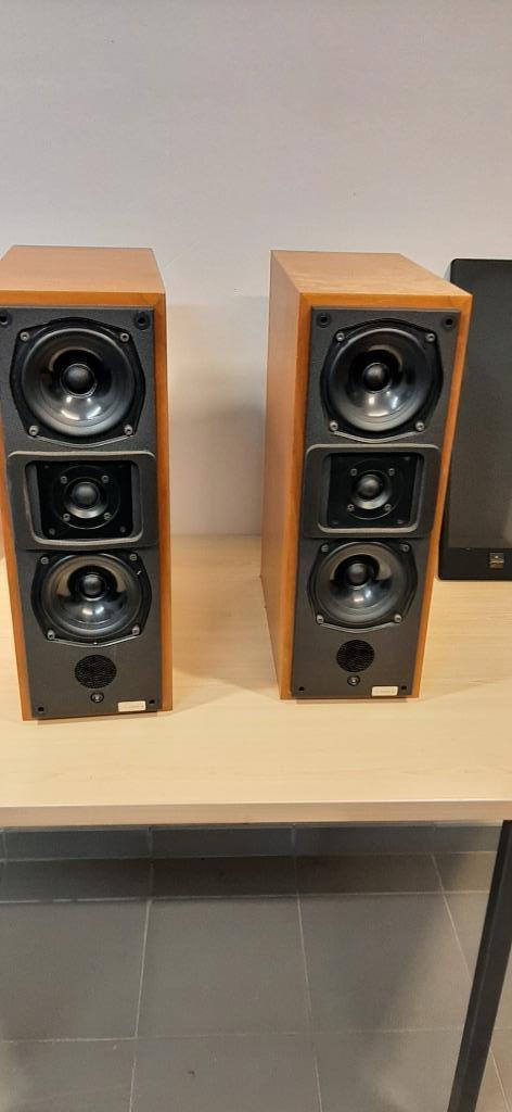 Meridian Speakers M20 actieve luidspreker, Audio, Tv en Foto, Luidsprekerboxen, Zo goed als nieuw, Front, Rear of Stereo speakers