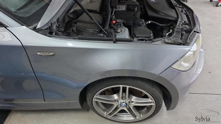 Voorscherm Spatbord rechtsvoor BMW 1 serie E81 E82 E87 + LCI, Auto-onderdelen, Carrosserie, Spatbord, Links, Gebruikt, Ophalen of Verzenden