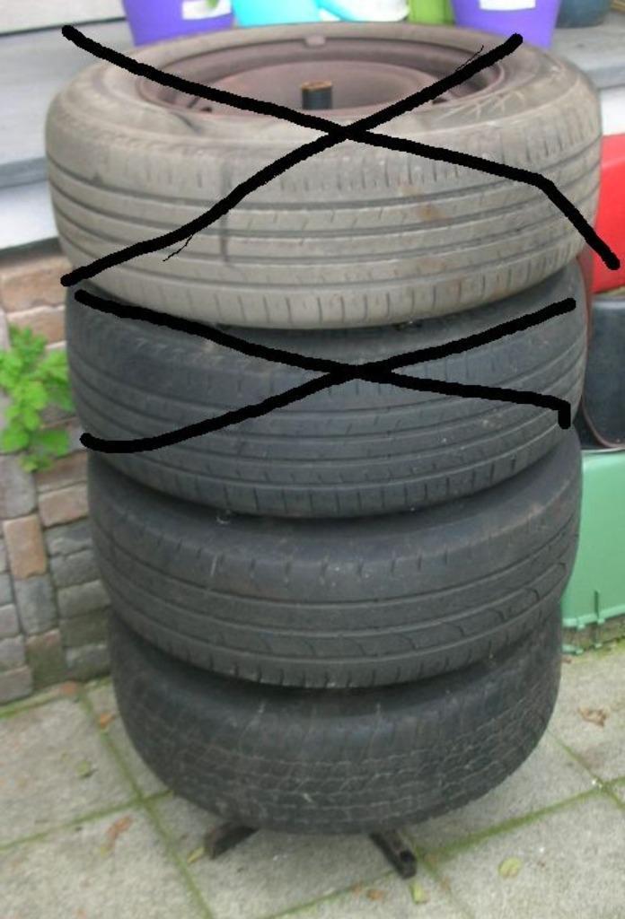 autobanden + bandenboom, Auto-onderdelen, Banden en Velgen, Band(en), 15 inch, Ophalen of Verzenden