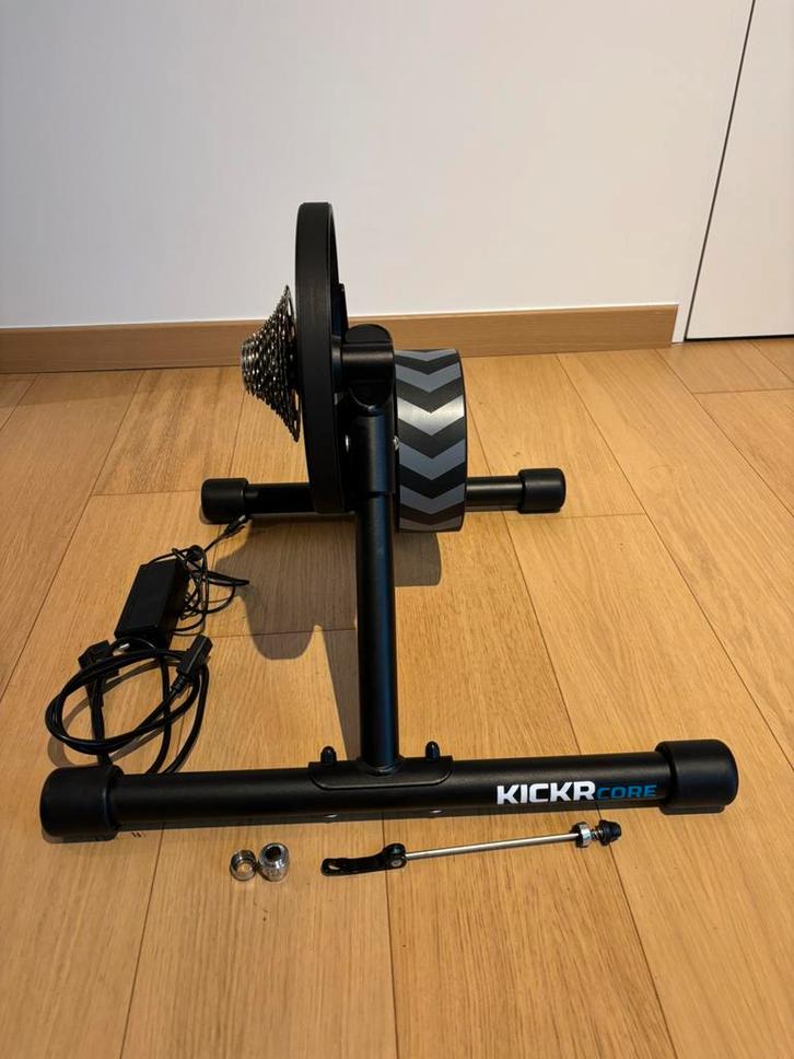 Wahoo KICKR Core V1 met Shimano cassette, Sport en Fitness, Wielrennen, Zo goed als nieuw, Ophalen
