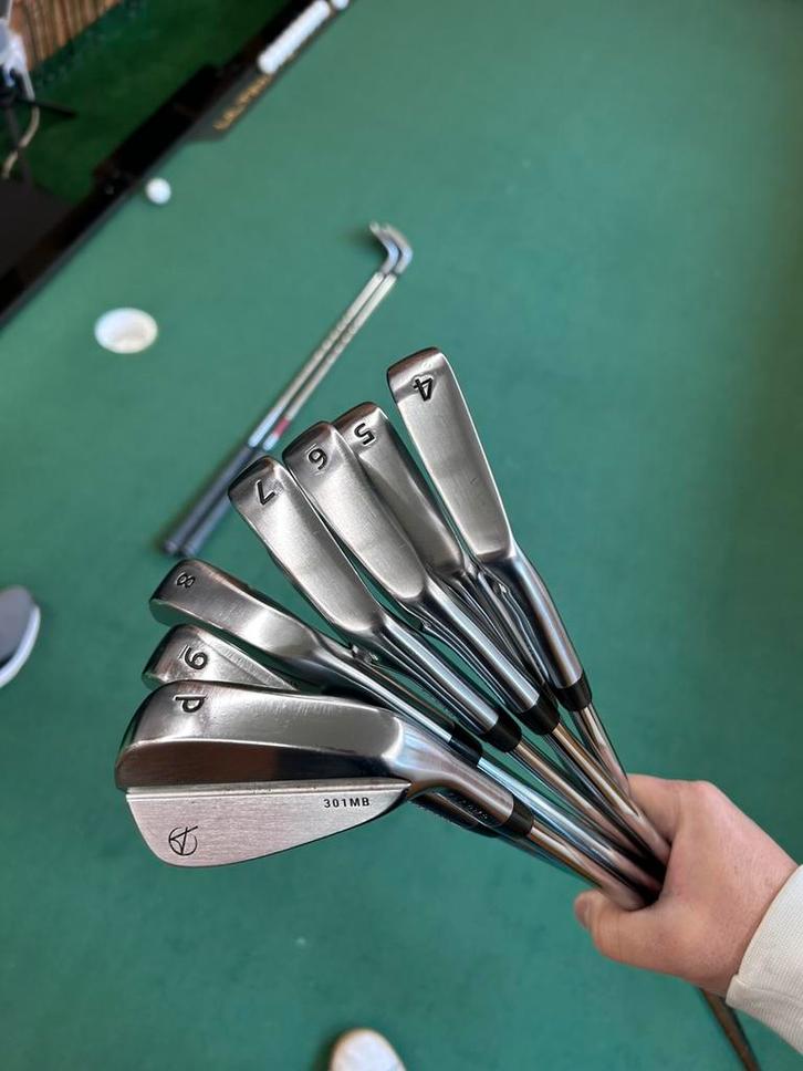 Série Fer Takomo 301 CB / 301 MB, Sports & Fitness, Golf, Comme neuf, Enlèvement