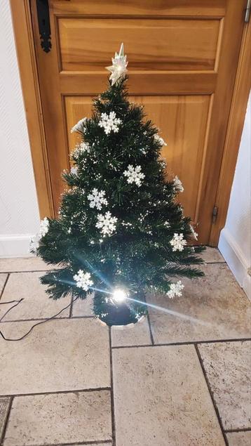 Ronddraaiende kerstboom met sneeuwsterren 80cm beschikbaar voor biedingen