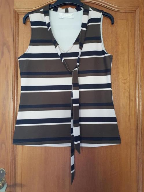Blouse/top - Delousion - maat L - € 1.00, Kleding | Dames, Blouses en Tunieken, Gedragen, Maat 42/44 (L), Wit, Verzenden