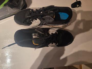 Nike air maat 40 beschikbaar voor biedingen