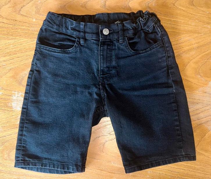 Short noir Denim - Style décontracté et confortable, Enfants & Bébés, Vêtements enfant | Taille 134, Utilisé, Garçon ou Fille